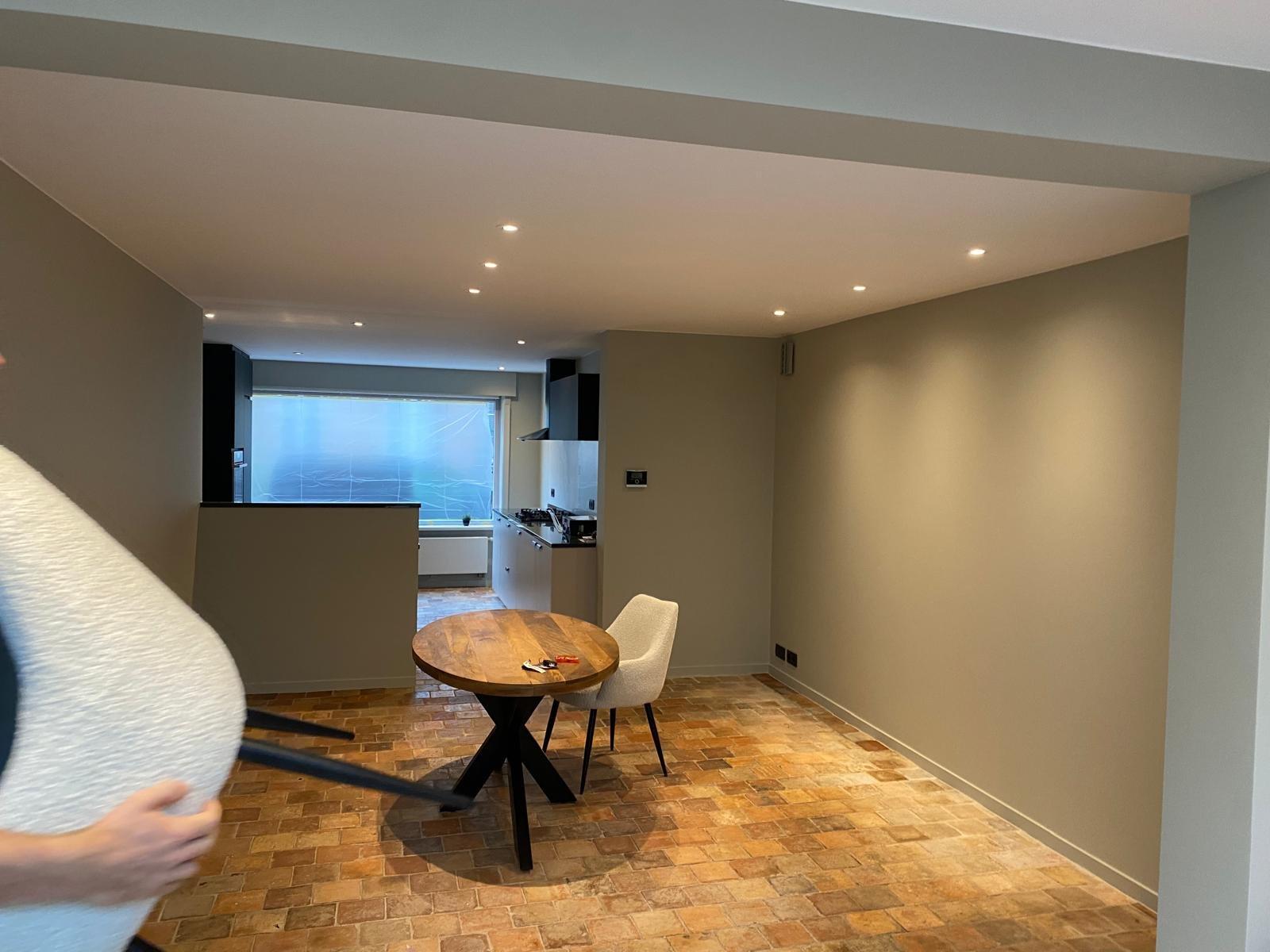 Binnenschilderwerk in een woning in Oostende